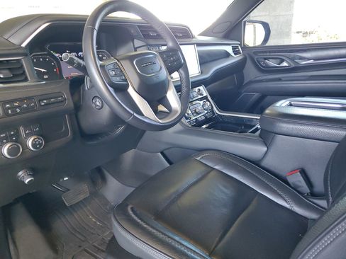 Used 2021 GMC Yukon Denali w/ Denali Premium Package AWD/4WD image 19