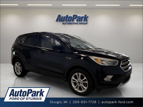 Used 2017 Ford Escape SE FWD image 1