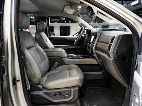 Used 2018 Ford Expedition Max XLT w/ Equipment Group 202A image 31