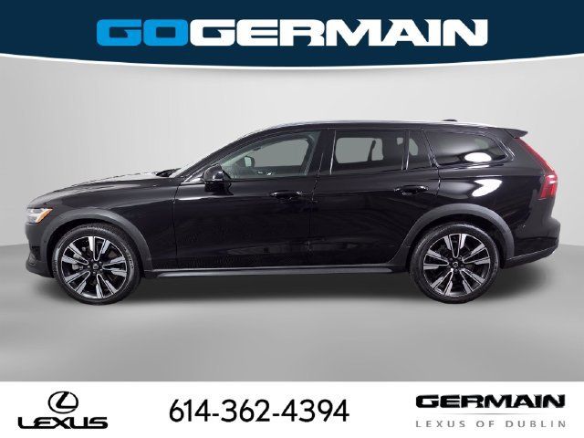 Used 2020 Volvo V60 T5 Cross Country AWD/4WD image 12