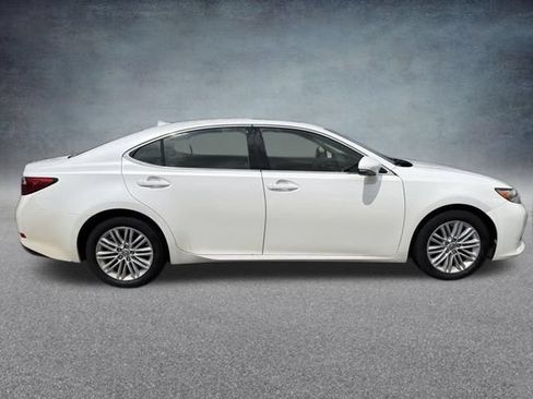 Used 2014 Lexus ES 350 w/ Luxury Package FWD image 6
