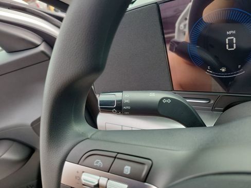 New 2026 Hyundai Kona SE image 17