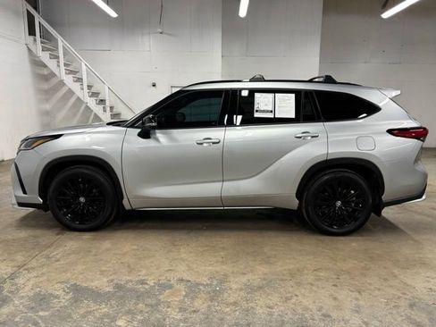 Certified 2023 Toyota Highlander XSE FWD image 4