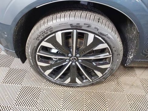 New 2026 Volvo XC60 B5 Ultra w/ Climate Package image 9