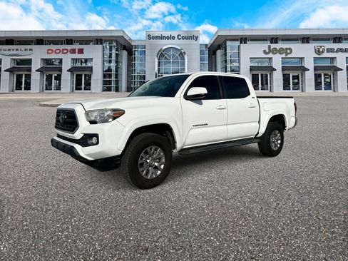 Used 2019 Toyota Tacoma SR5 RWD image 5
