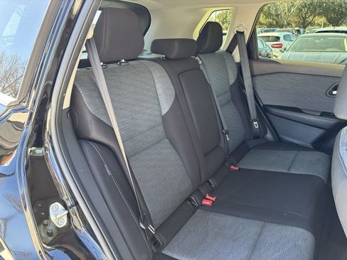 Used 2023 Nissan Rogue SV FWD image 24