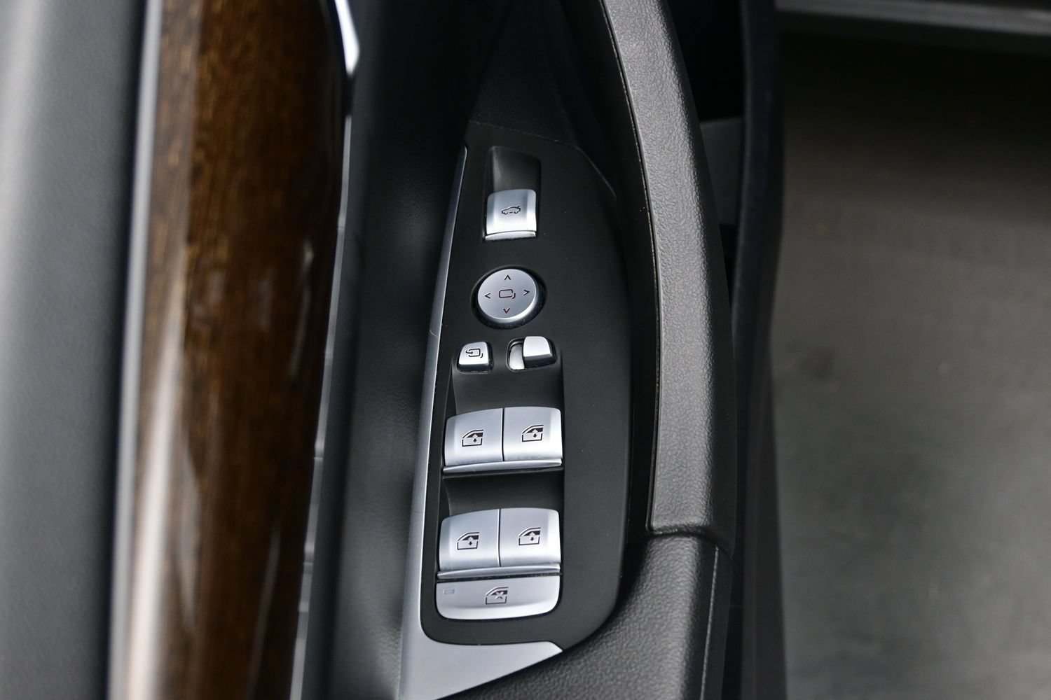 Used 2025 BMW X4 xDrive30i AWD/4WD image 10