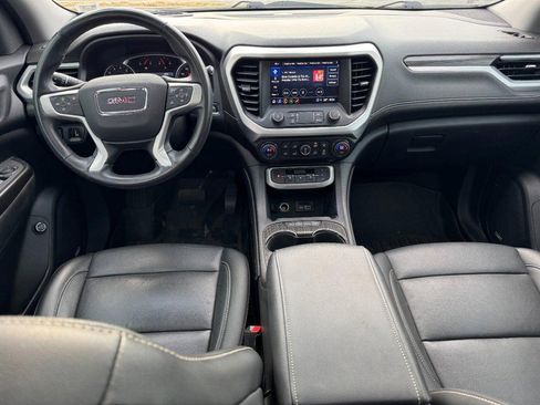 Used 2023 GMC Acadia SLT w/ Elevation Edition image 18