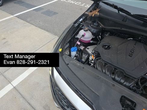 Used 2025 Kia Sportage EX w/ Premium Package image 11