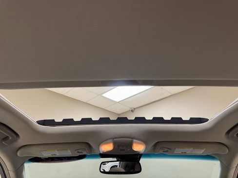 Used 2015 INFINITI Q70 L 5.6 w/ V8 Deluxe Technology Package image 19