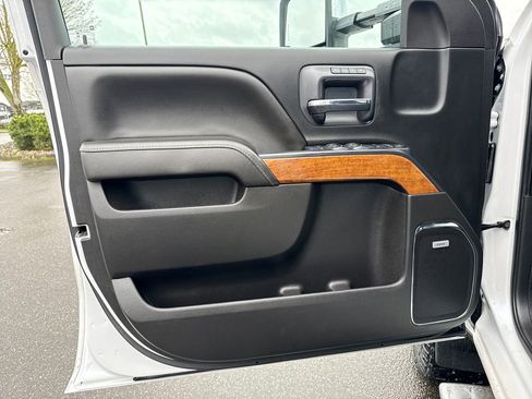 Used 2019 Chevrolet Silverado 2500 High Country w/ Duramax Plus Package AWD/4WD image 24