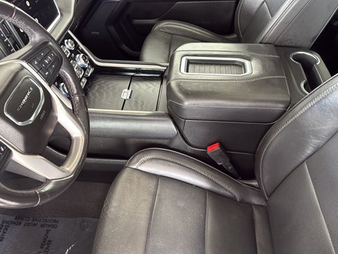 Used 2022 GMC Yukon XL Denali RWD image 18