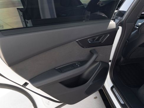 Used 2023 Audi SQ8 Premium Plus AWD/4WD image 32