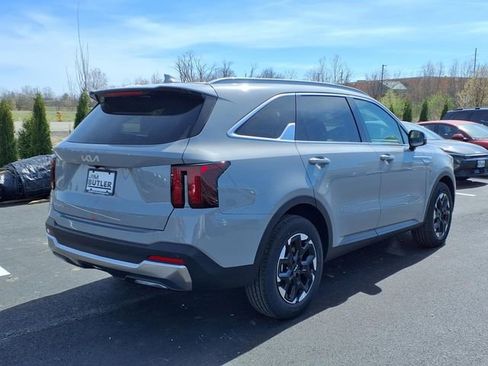 New 2026 Kia Sorento S FWD image 2