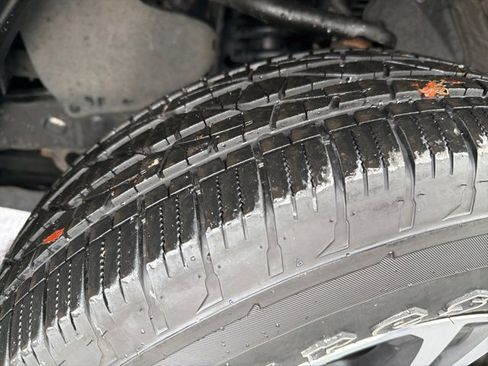 Used 2017 Toyota Tacoma TRD Sport image 14