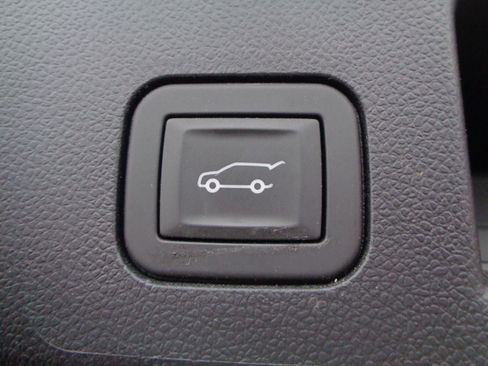 Used 2026 GMC Terrain Elevation w/ Elevation Premium Package AWD/4WD image 9