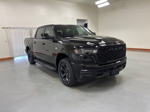 New 2026 RAM 1500 4x4 Crew Cab image 2
