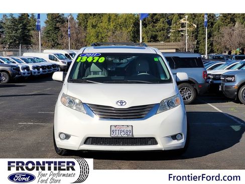 Used 2011 Toyota Sienna XLE image 3