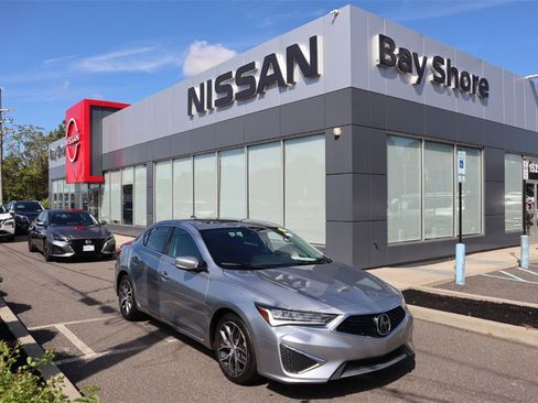 Used 2022 Acura ILX w/ Premium Package image 2