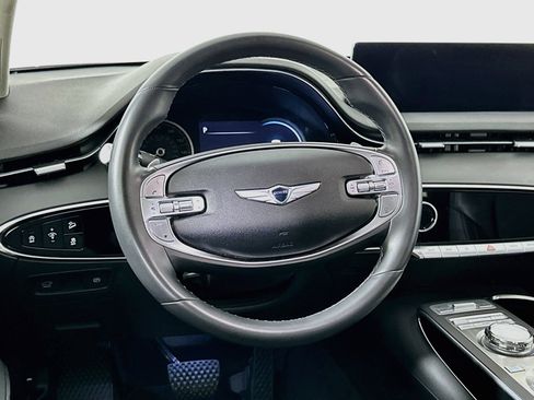 Used 2025 Genesis GV70 2.5T AWD/4WD image 18