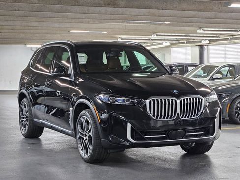 Certified 2026 BMW X5 xDrive40i AWD/4WD image 3