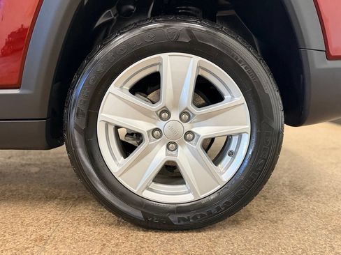 Used 2022 Jeep Compass Latitude w/ Convenience Group AWD/4WD image 26