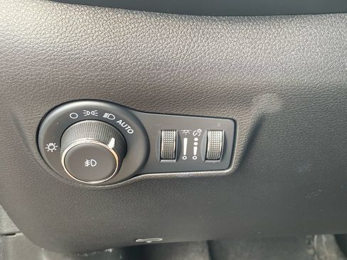 Used 2022 Jeep Compass Latitude w/ Sun and Sound Group FWD image 22