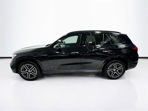 Used 2025 Mercedes-Benz GLC 300 4MATIC image 8