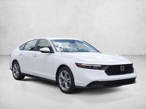 Used 2025 Honda Accord LX image 3