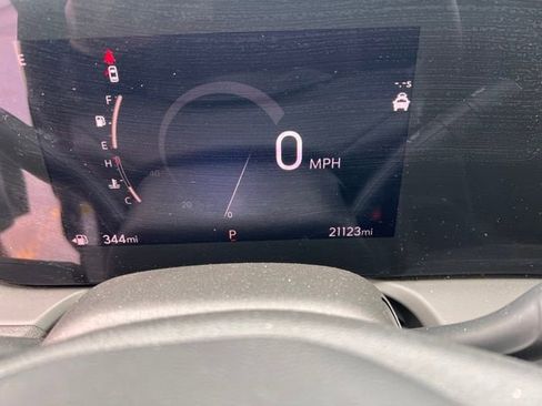 Used 2025 Buick Encore GX Preferred AWD/4WD image 7