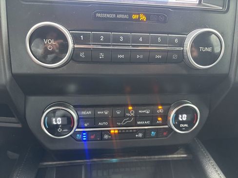 Used 2020 Ford Expedition Limited w/ Equipment Group 301A image 11