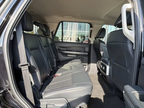 Used 2024 Ford Expedition XLT AWD/4WD image 18