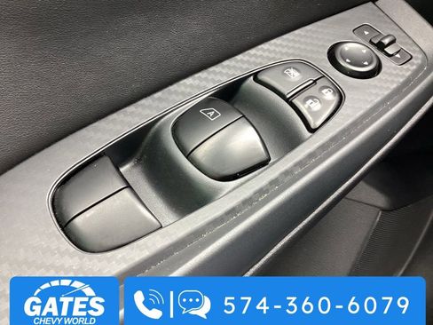 Used 2025 Nissan Sentra SV FWD image 16