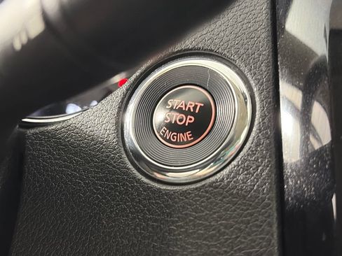 Used 2019 Nissan Rogue SL AWD/4WD image 23