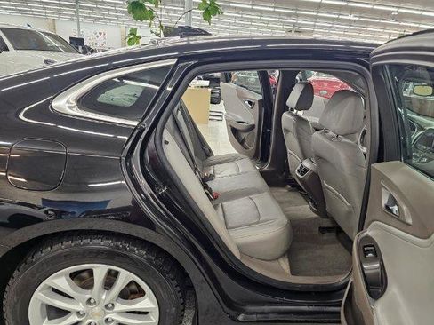 Used 2017 Chevrolet Malibu 4dr Sdn Hybrid w/ Leather Package image 31