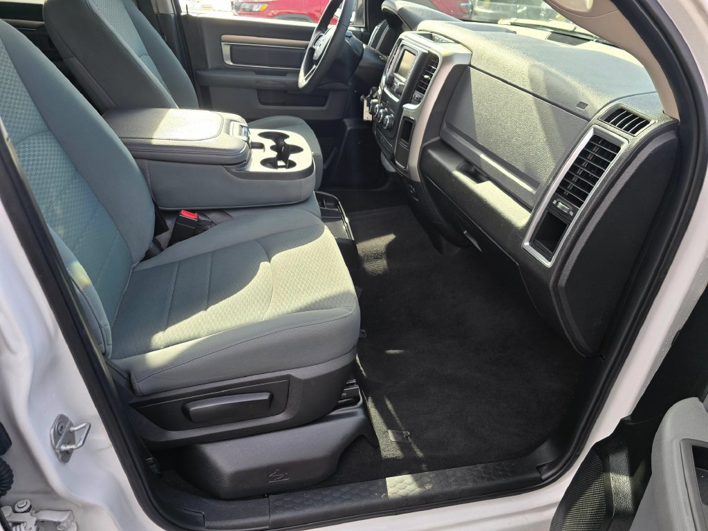 Used 2019 RAM 1500 Classic SLT AWD/4WD image 11