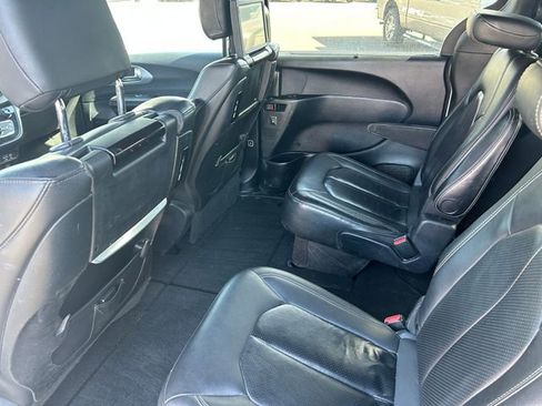 Used 2020 Chrysler Pacifica Touring-L Plus FWD image 32