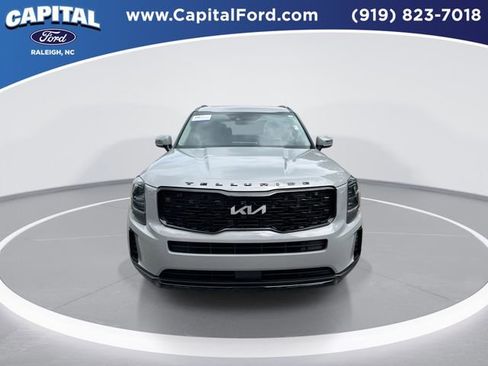 Used 2022 Kia Telluride EX w/ EX Premium Package AWD/4WD image 3