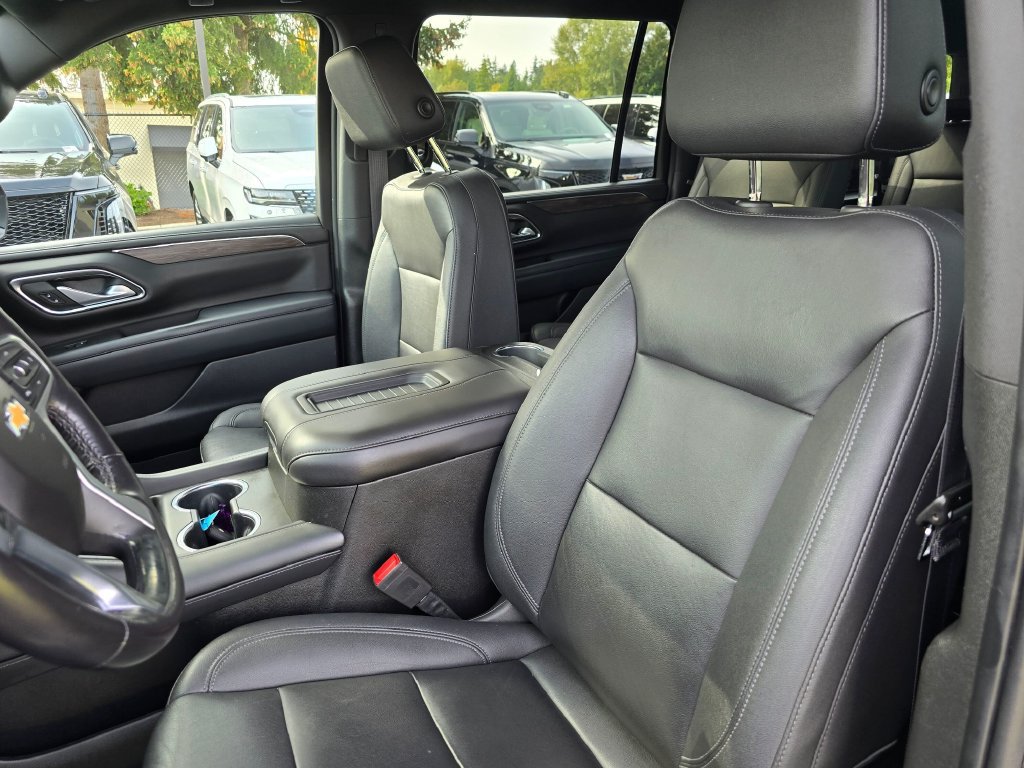 Used 2022 Chevrolet Suburban LT w/ Luxury Package AWD/4WD image 22
