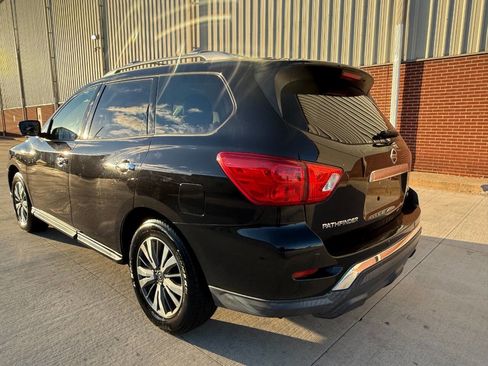 Used 2017 Nissan Pathfinder SL image 5