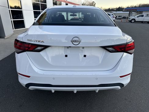 Used 2025 Nissan Sentra SV image 7
