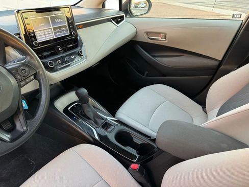 Used 2021 Toyota Corolla LE image 5