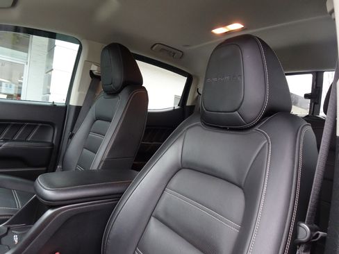 Used 2022 GMC Canyon Denali image 12