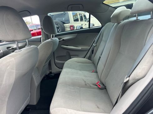 Used 2013 Toyota Corolla LE image 14