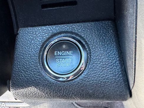 Used 2015 Ford F150 Lariat w/ Equipment Group 502A Luxury AWD/4WD image 14