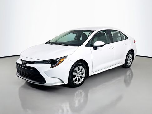 Used 2025 Toyota Corolla LE w/ Convenience Package FWD image 4