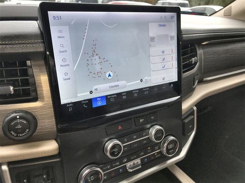 Used 2022 Ford Expedition Limited image 16