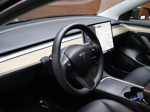 Used 2023 Tesla Model 3 Standard Range image 38