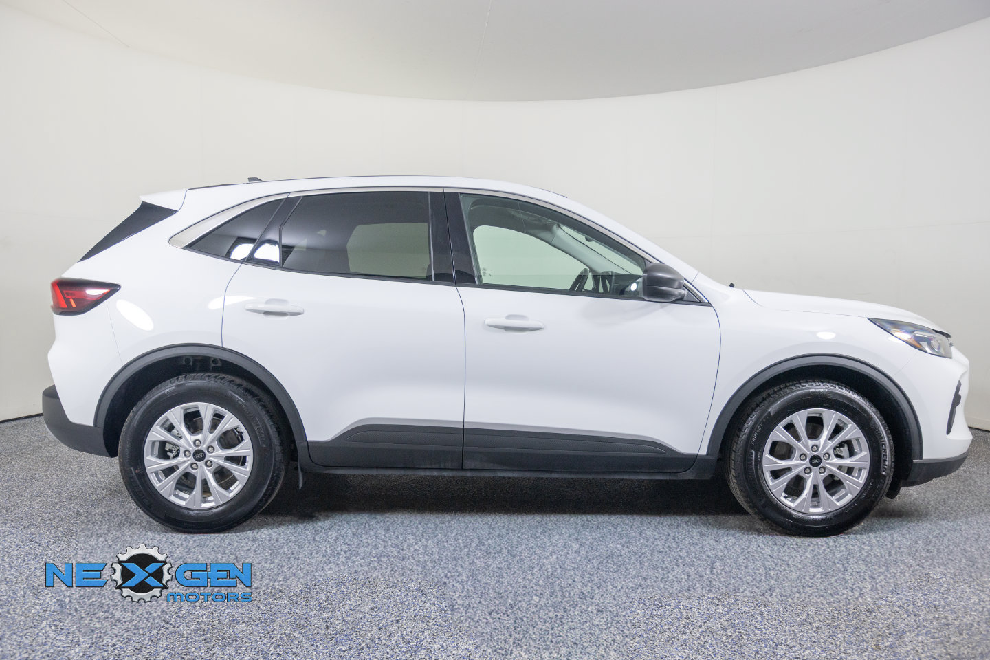 Used 2024 Ford Escape Active w/ Tech Pack #1 FWD image 38