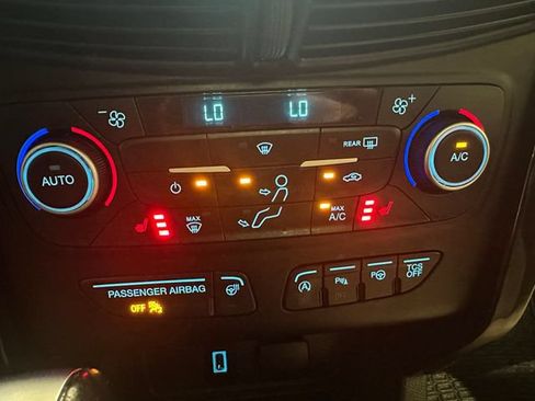 Used 2019 Ford Escape Titanium AWD/4WD image 13